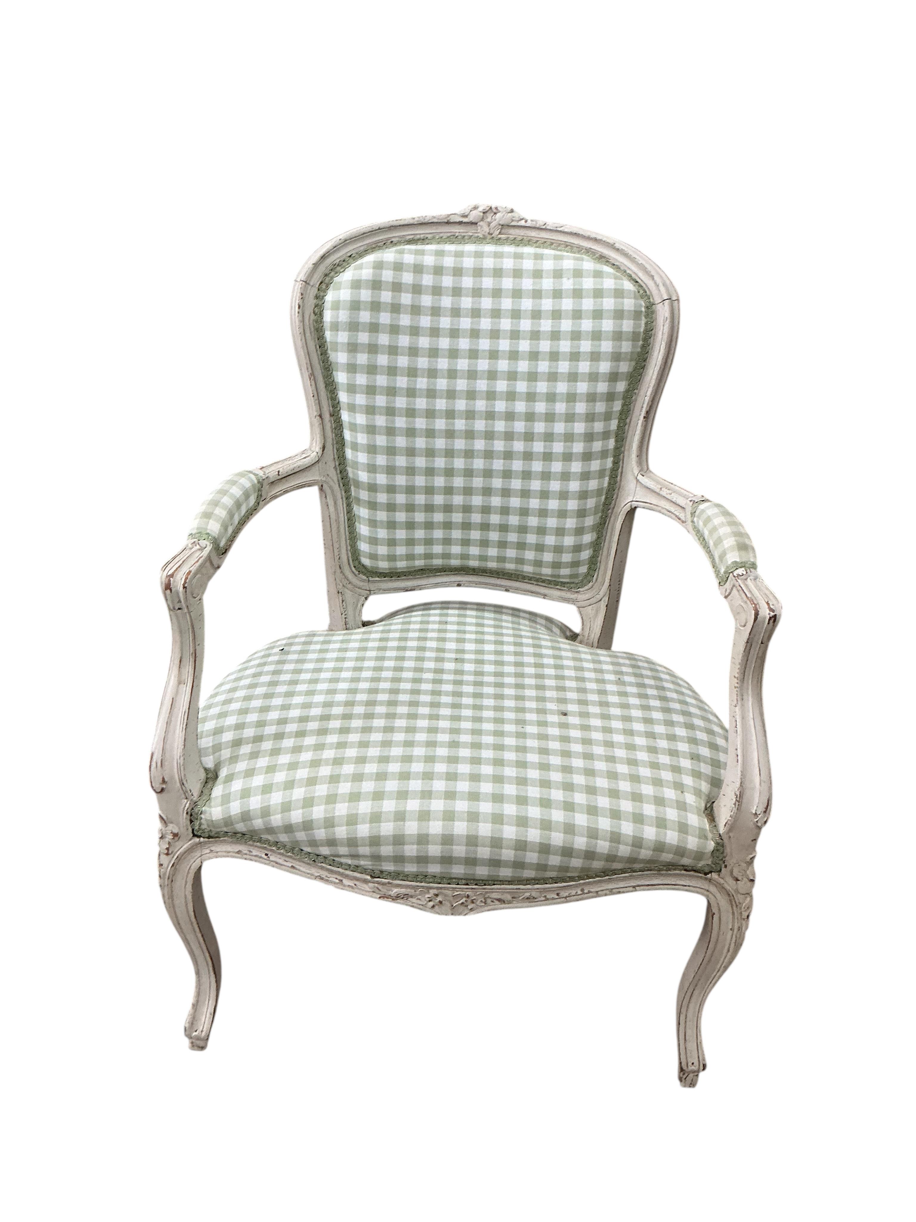 A pair of Louis XV style armchairs, width 60cm, depth 50cm, height 88cm